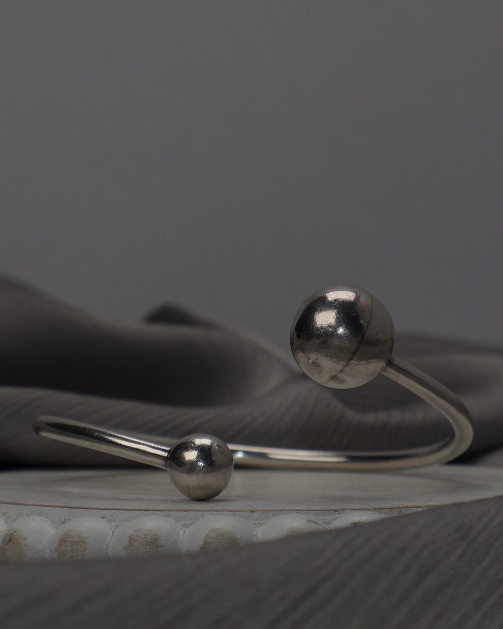 Vintage Sterling Silver Bypass Bangle Bracelet 8.1G / 7in
